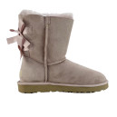 UGG Classic Short Bow II Pink